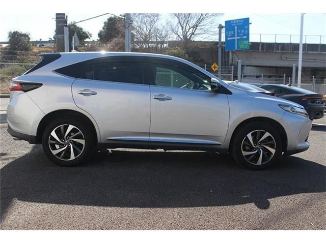 TOYOTA HARRIER 2WD 2017 Image 31