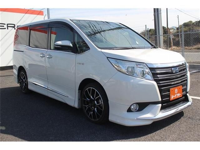 TOYOTA NOAH HYBRID 2015 Image 31