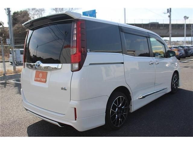 TOYOTA NOAH HYBRID 2015 Image 31
