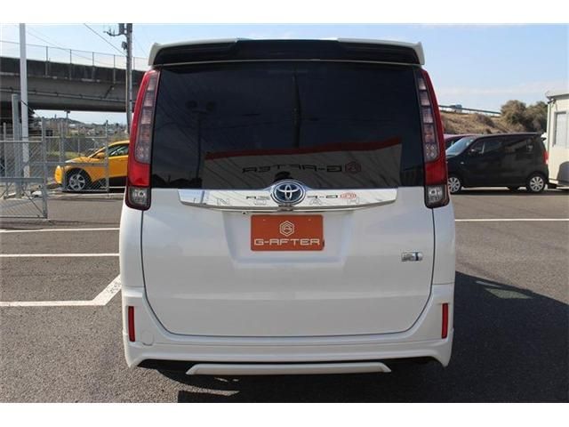 TOYOTA NOAH HYBRID 2015 Image 31