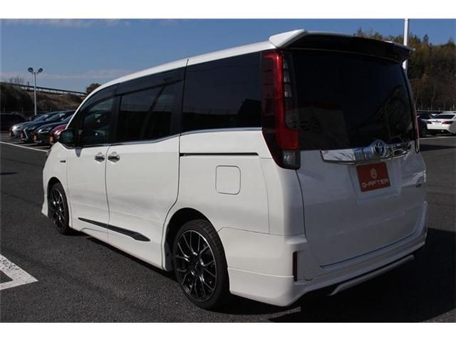 TOYOTA NOAH HYBRID 2015 Image 31