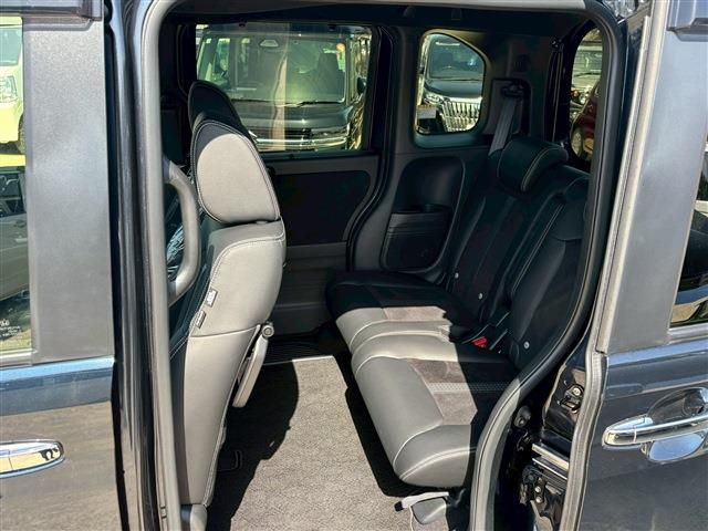 HONDA N BOX CUSTOM 2021 Image 31