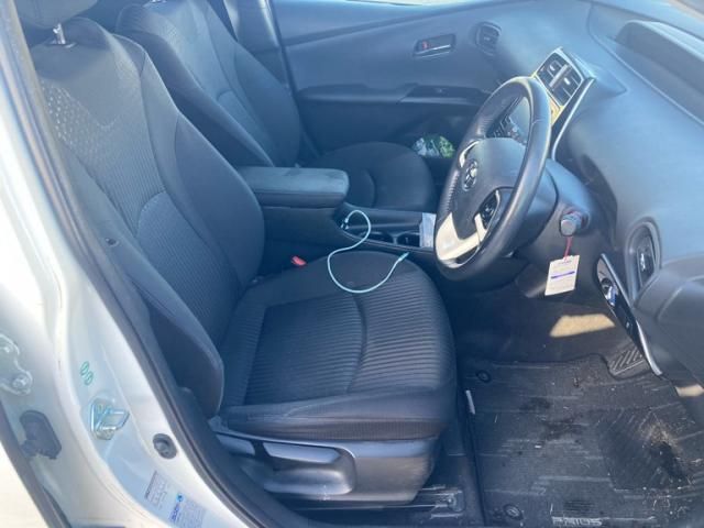 TOYOTA PRIUS 2015 Image 31