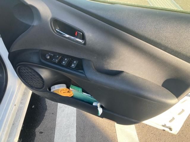 TOYOTA PRIUS 2015 Image 31