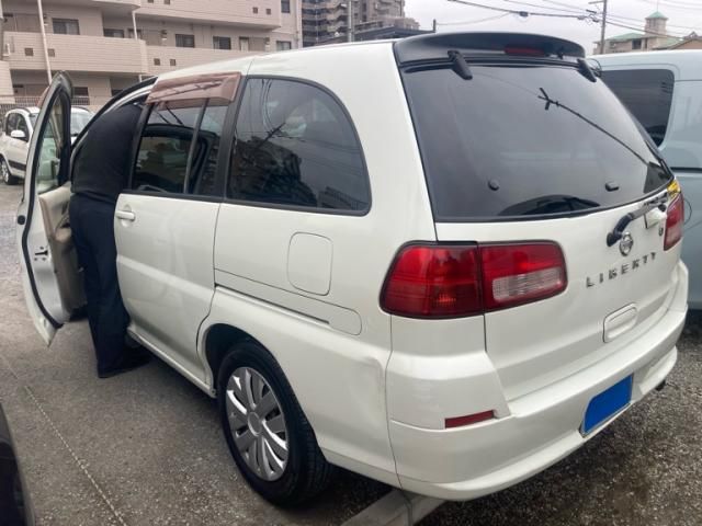 NISSAN LIBERTY 2003 Image 31