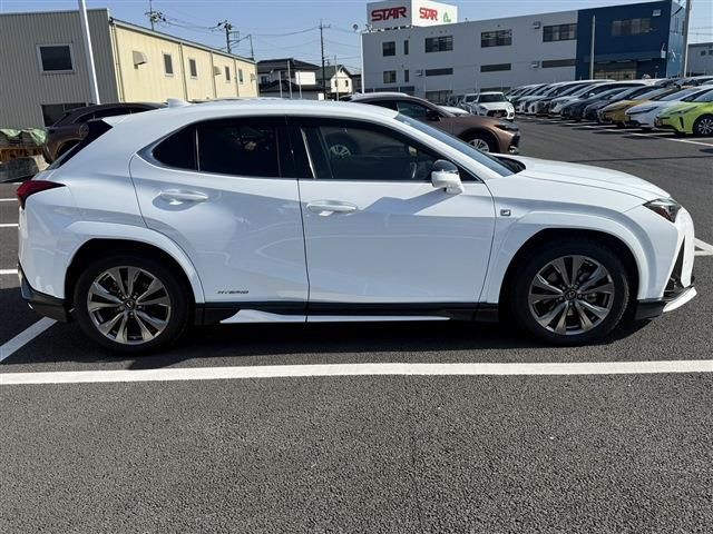 TOYOTA LEXUS UX200 2018 Image 31