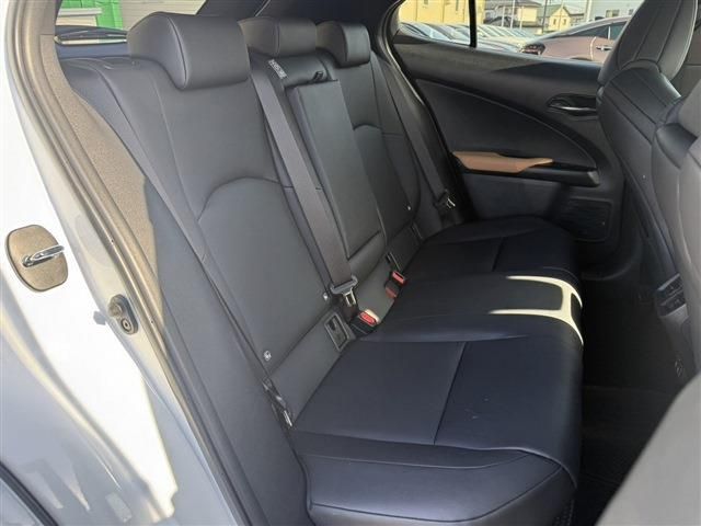 TOYOTA LEXUS UX200 2018 Image 31