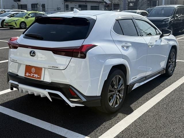 TOYOTA LEXUS UX200 2018 Image 31