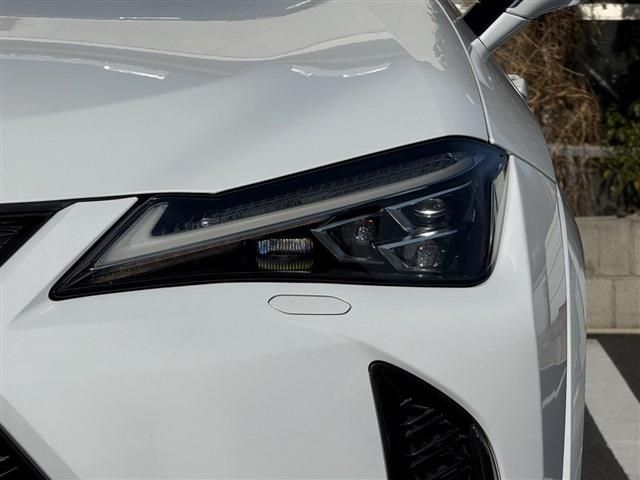 TOYOTA LEXUS UX200 2018 Image 31