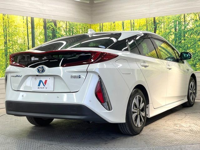 TOYOTA PRIUS PHV 2019 Image 31