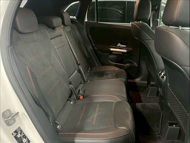 MERCEDES BENZ GLA CL 2024 Image 31