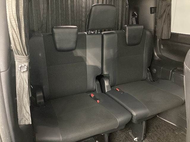 TOYOTA NOAH HYBRID 2018 Image 31