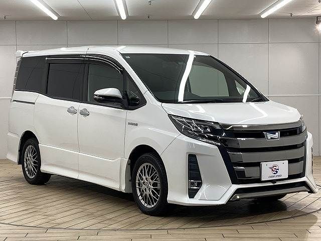 TOYOTA NOAH HYBRID 2018 Image 31