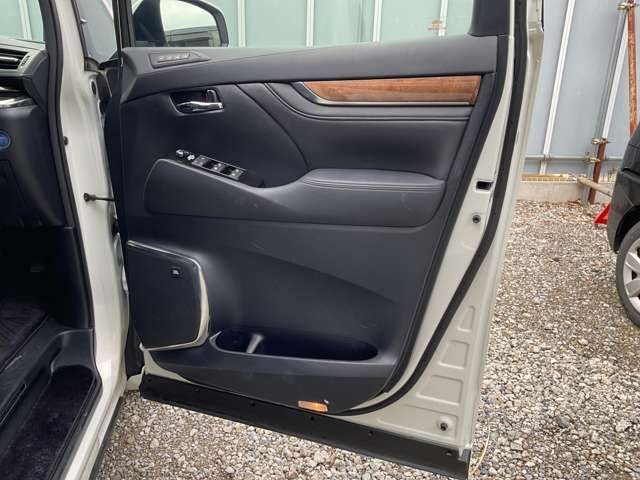 TOYOTA ALPHARD HYBRID 4WD 2015 Image 31