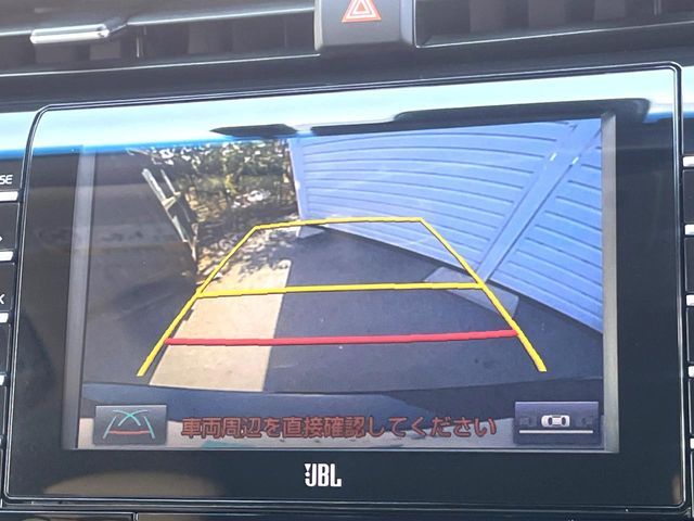 TOYOTA CAMRY HYBRID 2018 Image 31