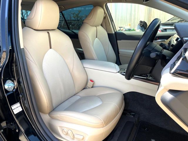 TOYOTA CAMRY HYBRID 2018 Image 31