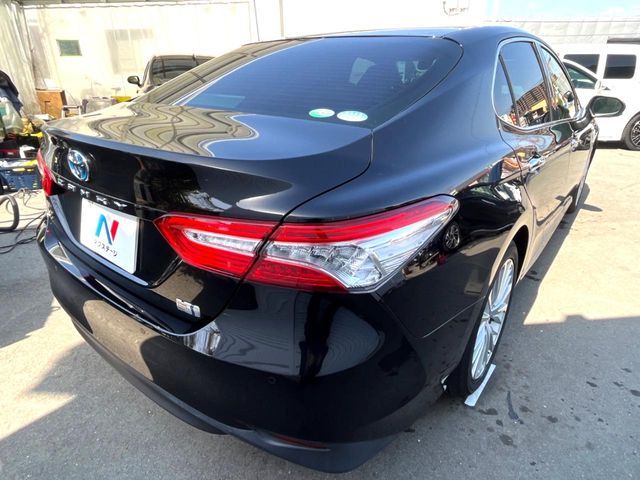 TOYOTA CAMRY HYBRID 2018 Image 31