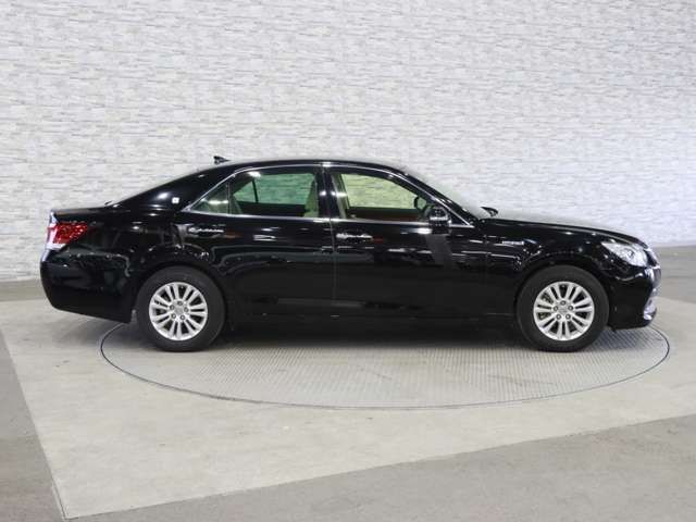 TOYOTA CROWN SEDAN HYBRID 2015 Image 31