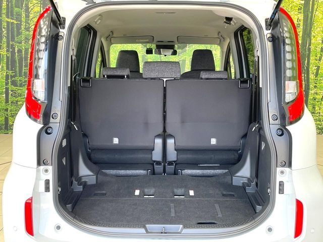 TOYOTA SIENTA HYBRID 2025 Image 31