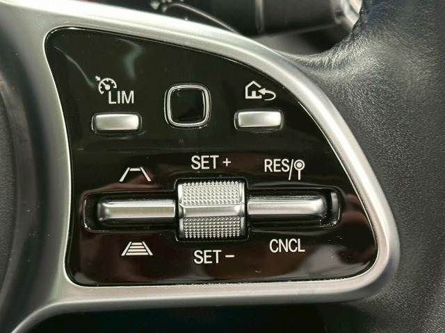 MERCEDES BENZ GLC CL 2019 Image 31