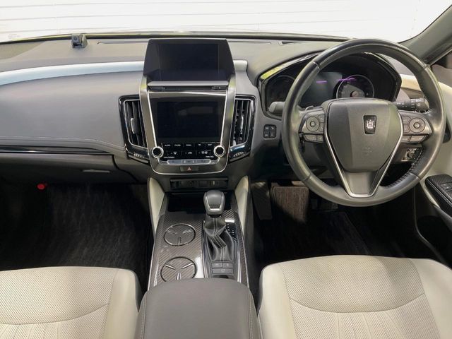 TOYOTA CROWN SEDAN HYBRID 2019 Image 31
