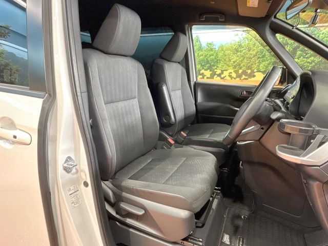 TOYOTA NOAH 2022 Image 31