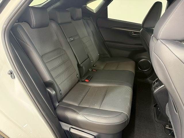 TOYOTA LEXUS NX300H AWD 2018 Image 31