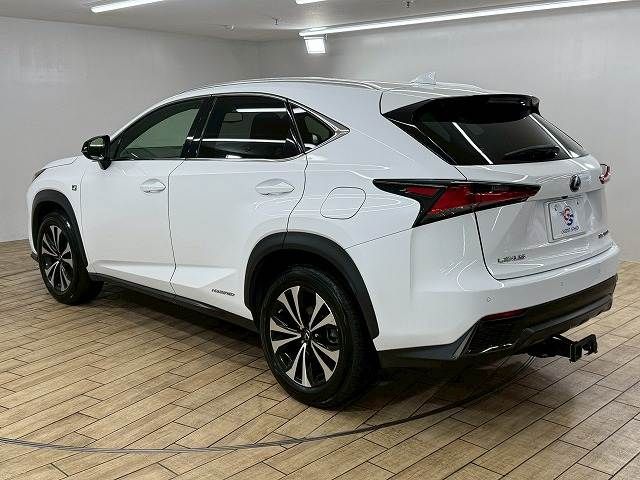 TOYOTA LEXUS NX300H AWD 2018 Image 31