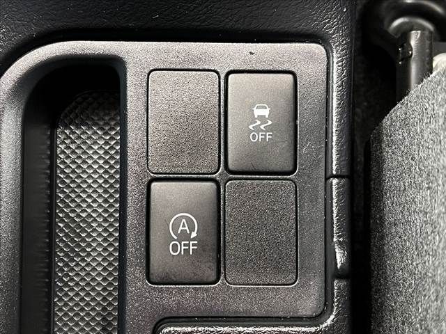 TOYOTA VITZ 2017 Image 31