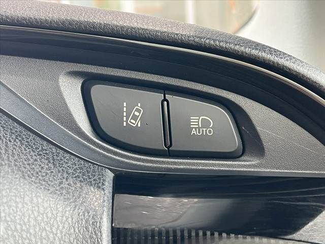 TOYOTA VITZ 2017 Image 31