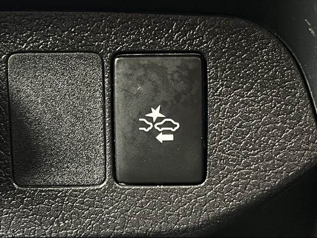 TOYOTA VITZ 2017 Image 31