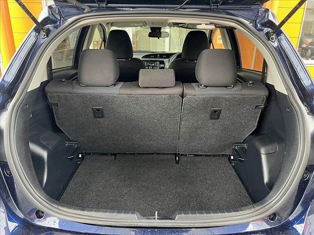 TOYOTA VITZ 2017 Image 31