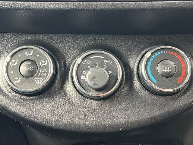 TOYOTA VITZ 2017 Image 31