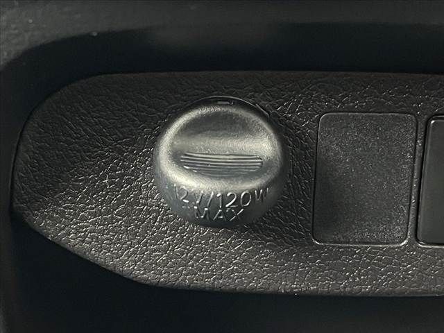 TOYOTA VITZ 2017 Image 31