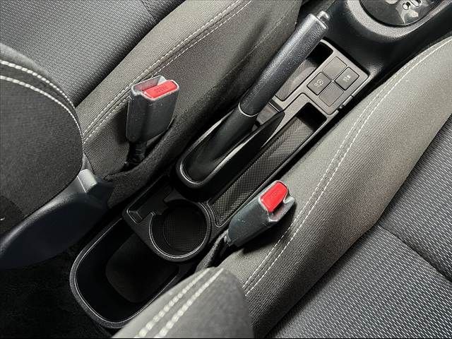 TOYOTA VITZ 2017 Image 31