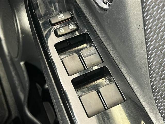 TOYOTA VITZ 2017 Image 31