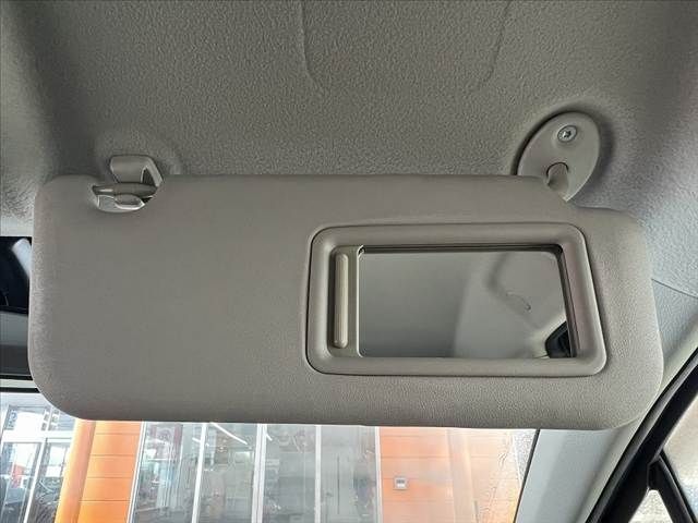 TOYOTA VITZ 2017 Image 31