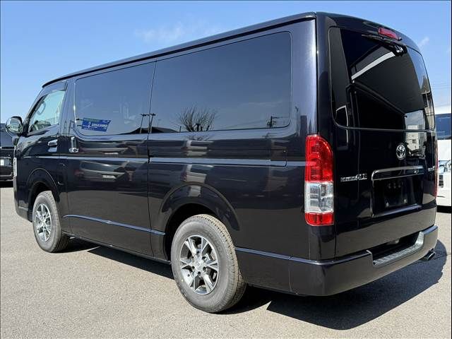 TOYOTA HIACE VAN 2WD 2018 Image 31