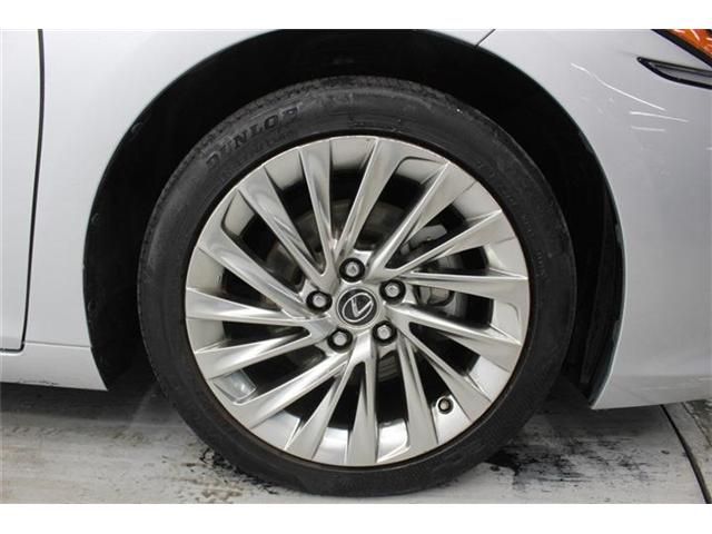 TOYOTA LEXUS ES300H 2019 Image 31