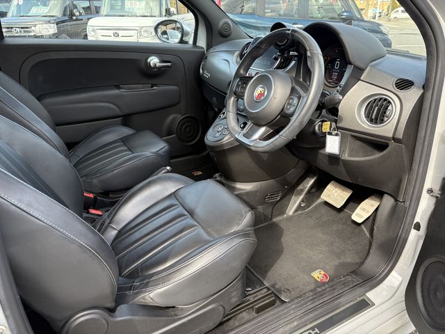 FIAT ABARTH 595C 2019 Image 31