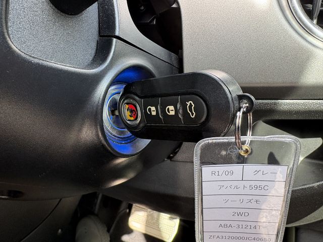 FIAT ABARTH 595C 2019 Image 31