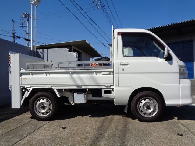 DAIHATSU HIJET TRUCK 4WD 2011 Image 31