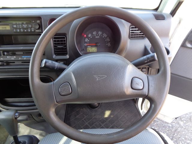 DAIHATSU HIJET TRUCK 4WD 2011 Image 31