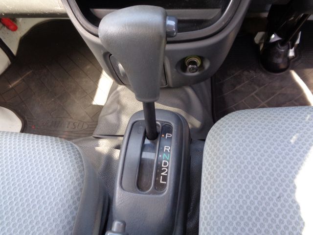 DAIHATSU HIJET TRUCK 4WD 2011 Image 31