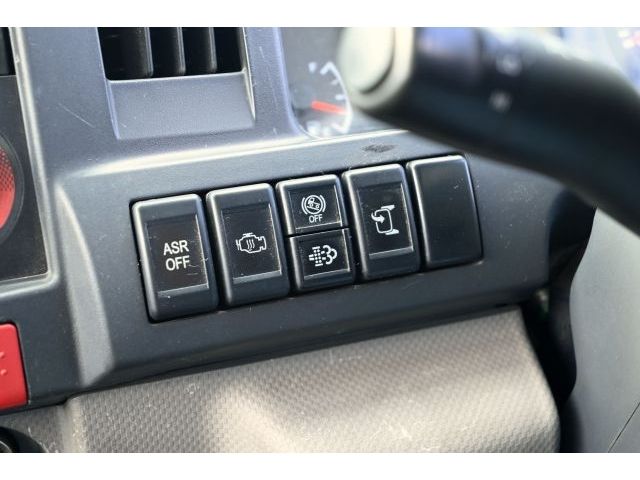 ISUZU ELF 2011 Image 31