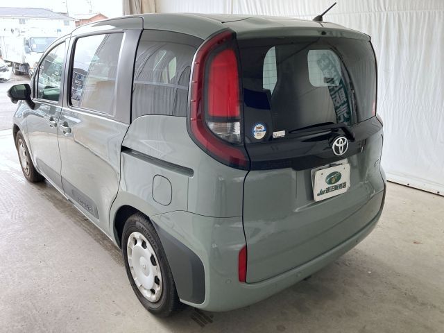 TOYOTA SIENTA HYBRID 2023 Image 31