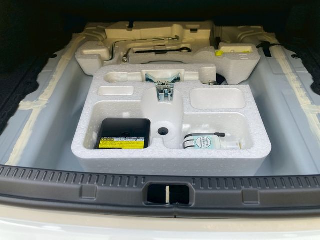 TOYOTA COROLLA AXIO HYBRID 2026 Image 31