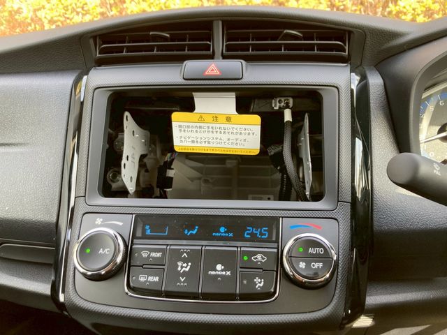 TOYOTA COROLLA AXIO HYBRID 2026 Image 31