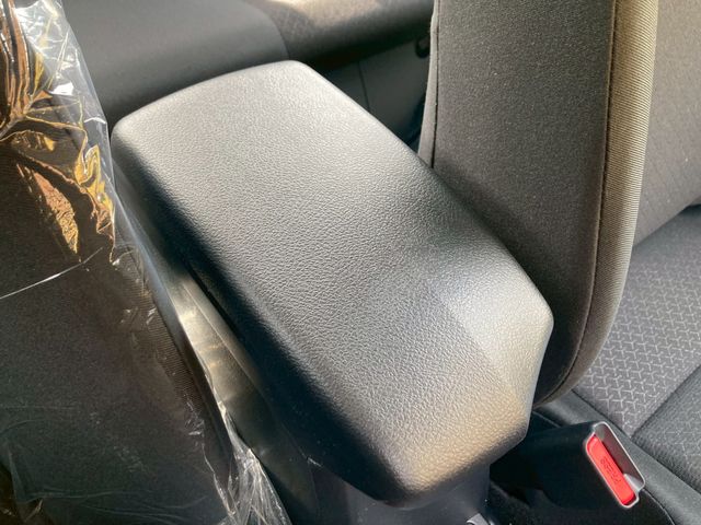 TOYOTA COROLLA AXIO HYBRID 2026 Image 31