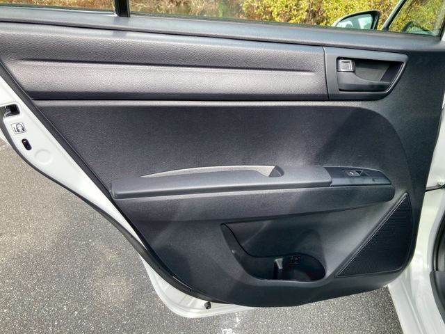 TOYOTA COROLLA AXIO HYBRID 2026 Image 31